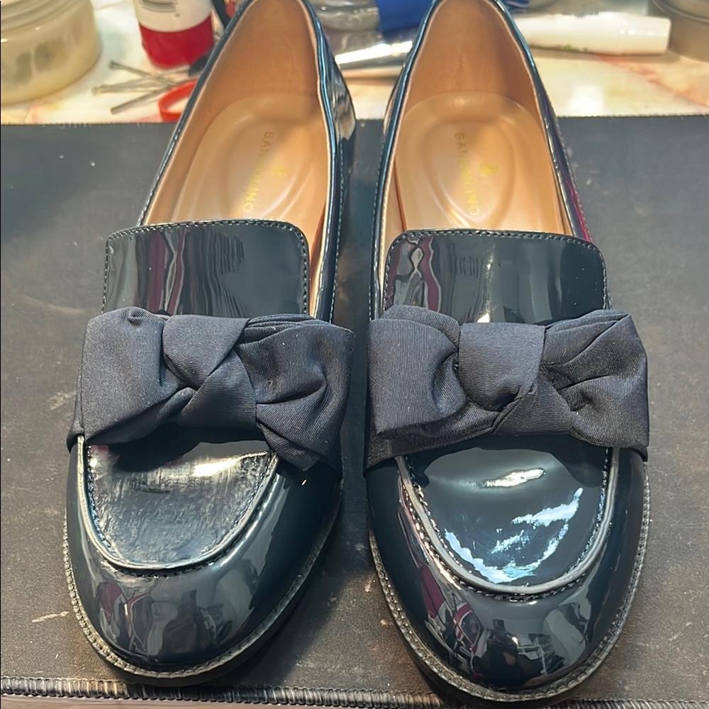 Elegant Black Loafers with Bow Detail